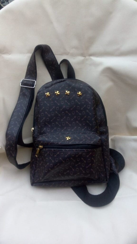 Artisan crafting bags